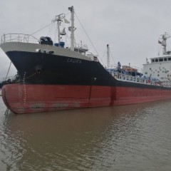 2000吨双底双壳外籍油船图1