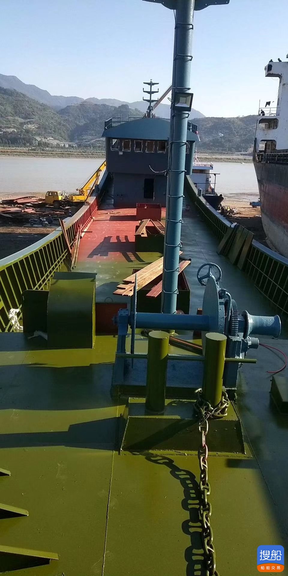 680吨水船