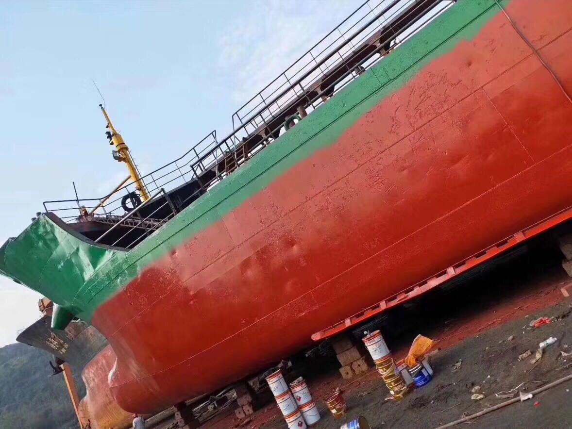 出售1000吨轻油船