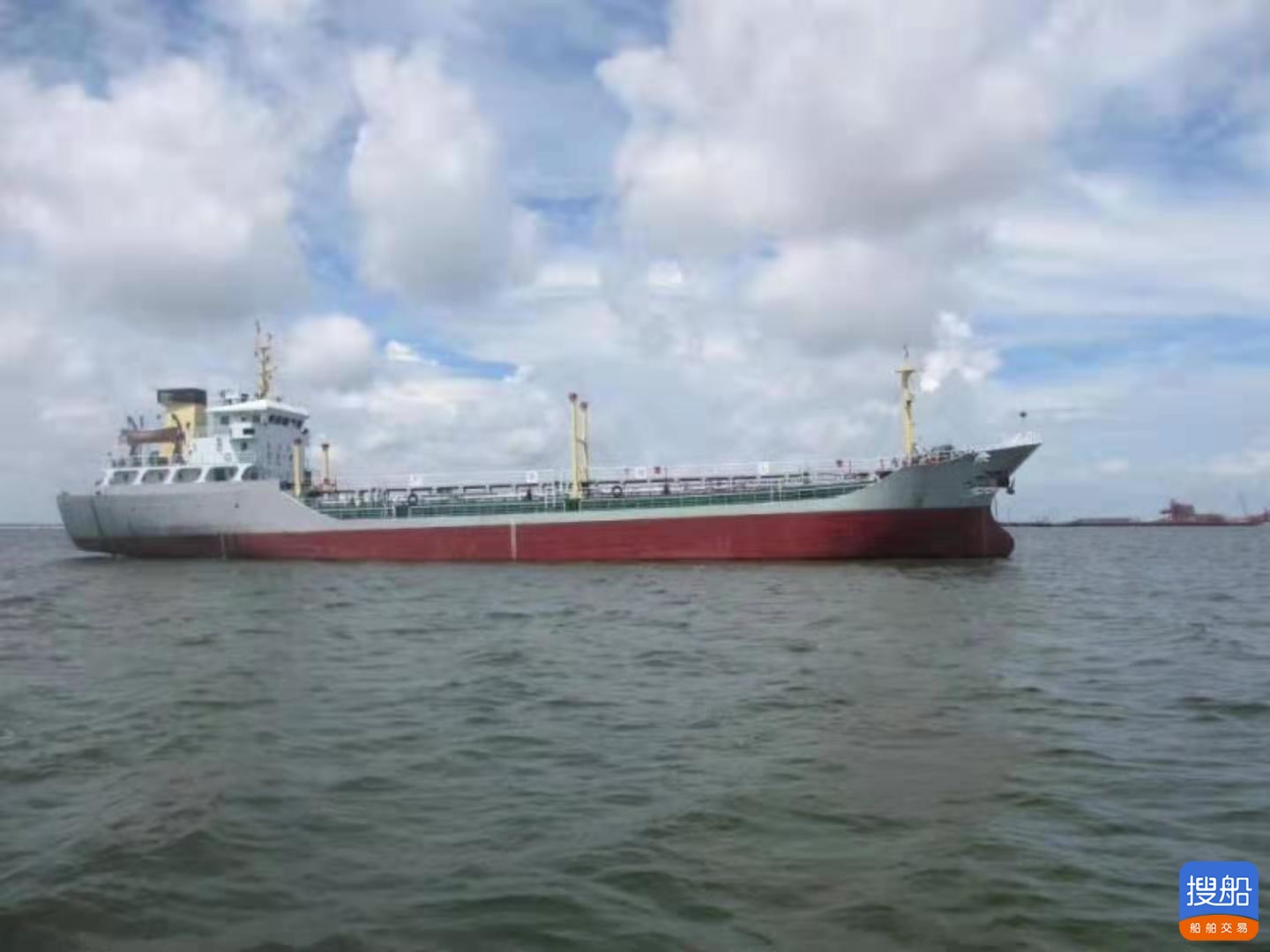 出售2007年造3111吨双底双壳一级加温近海油船