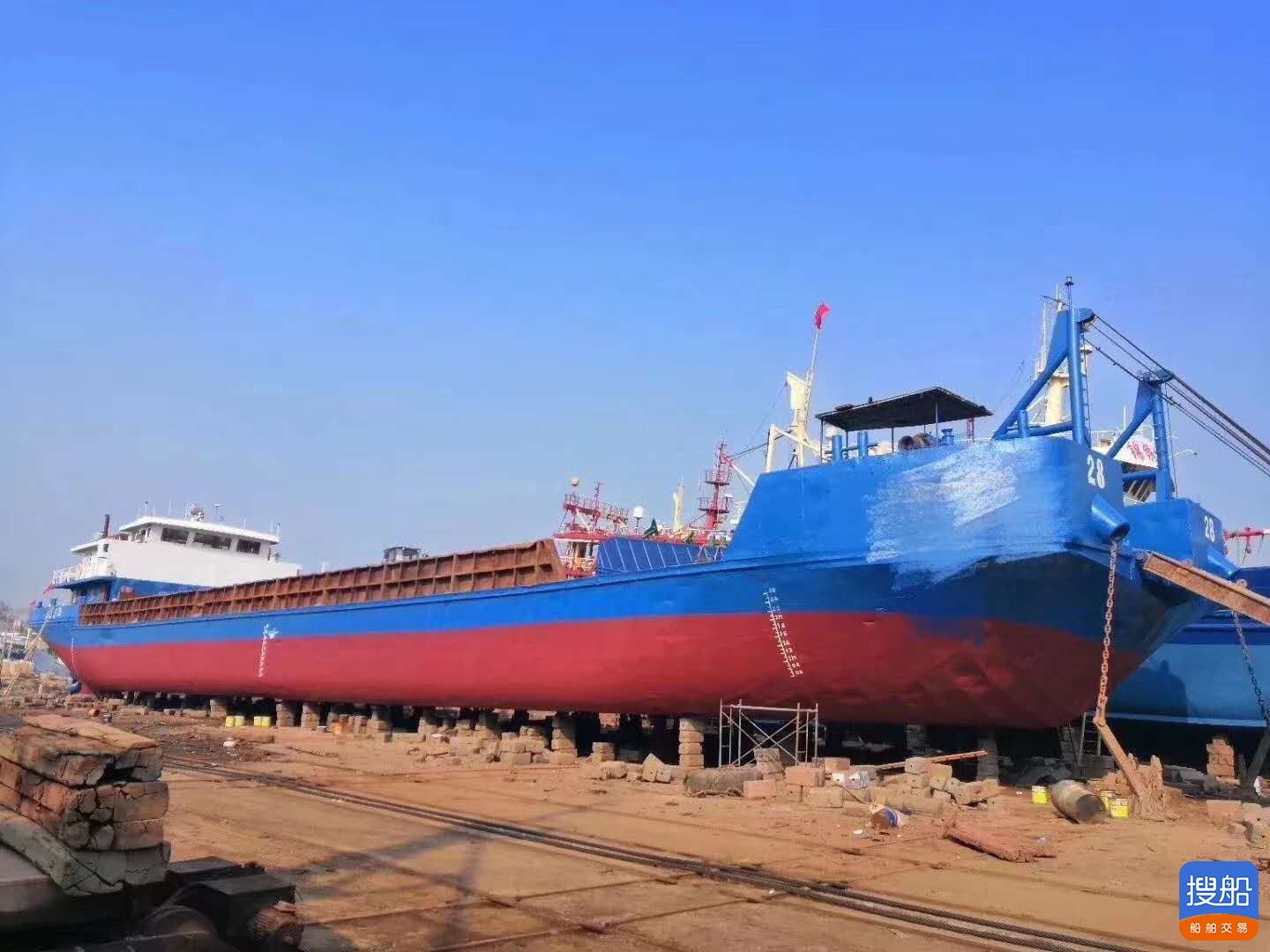 出售2013年造实载2000吨沿海甲板驳船