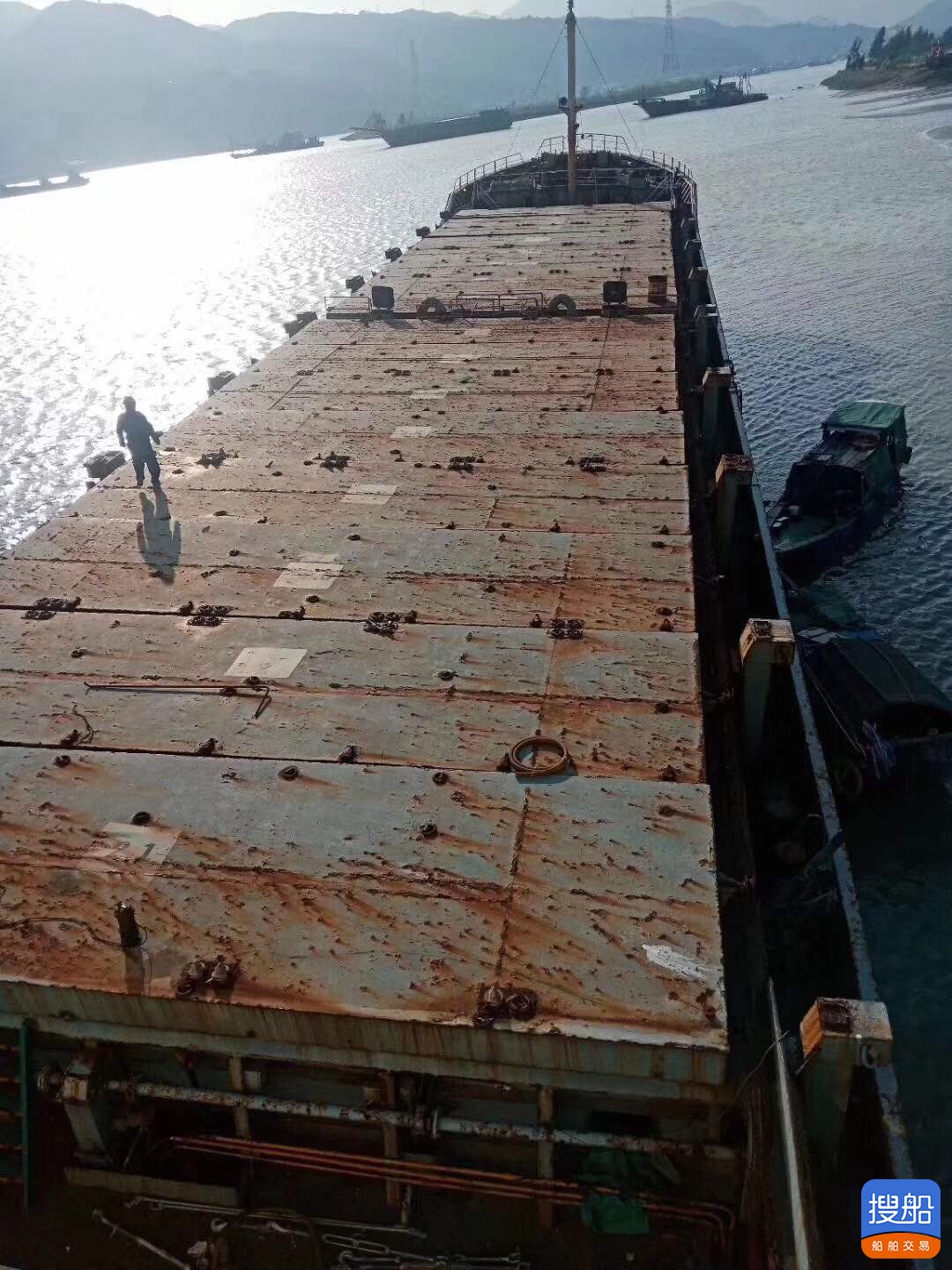 3800吨集装箱船