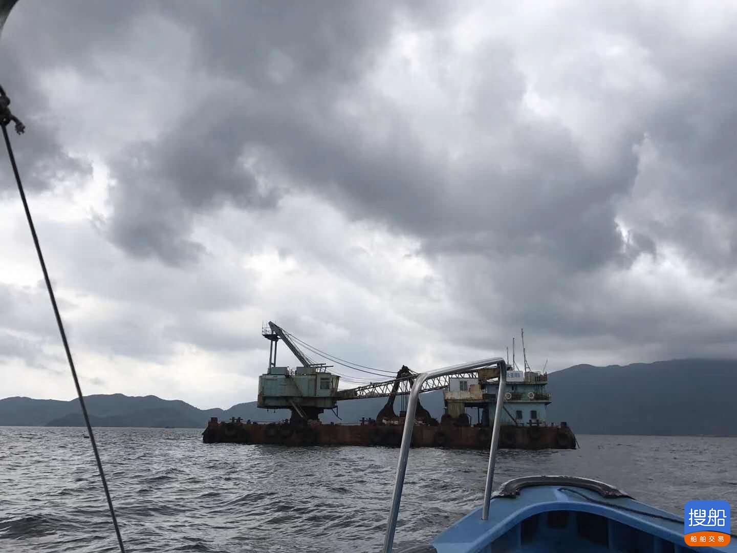 出售1992年造沿海8方抓斗挖泥船