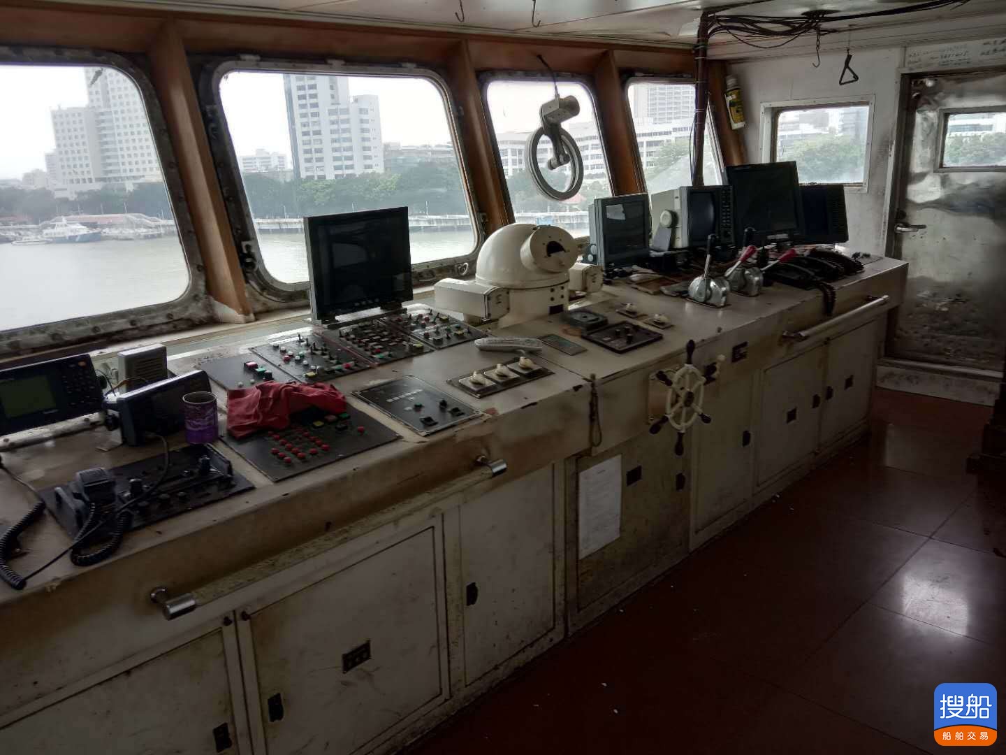出售2005年造2300吨沿海集装箱船