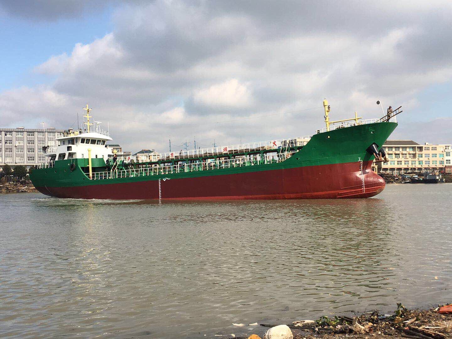 出售2009年造1000吨油船