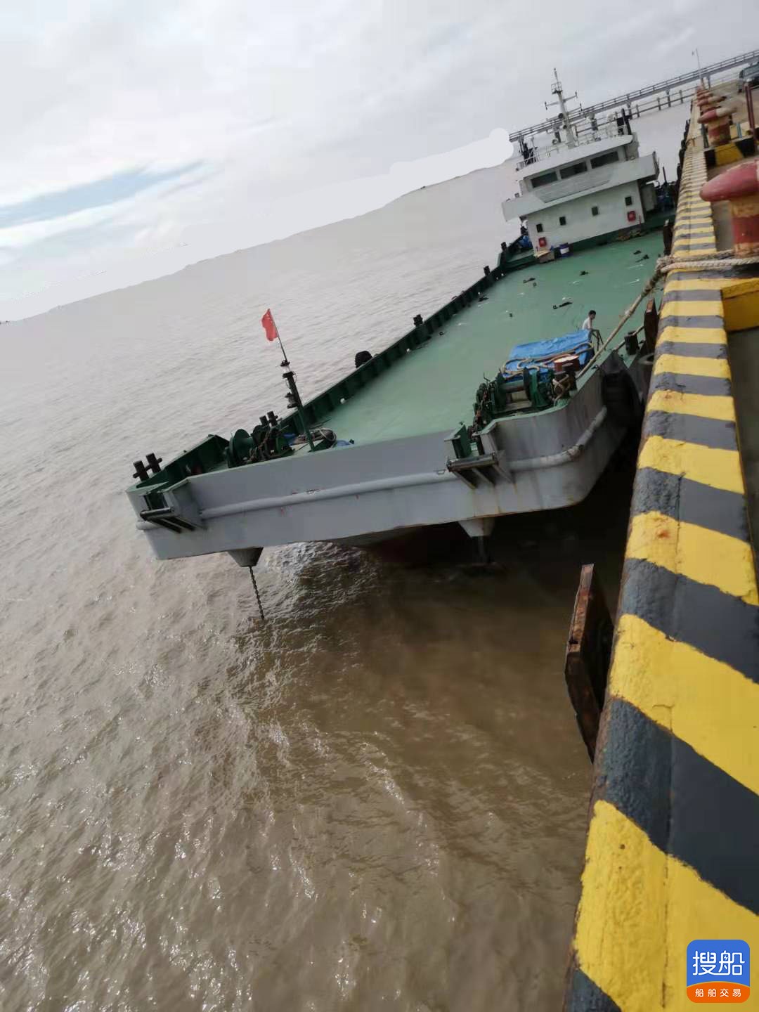 出售2019年造555吨沿海甲板驳船