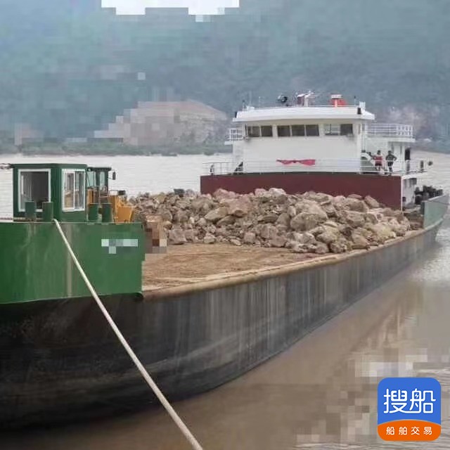 出售2012年和2015年造实装2000吨的沿海甲板驳