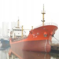 出售2400吨重油船