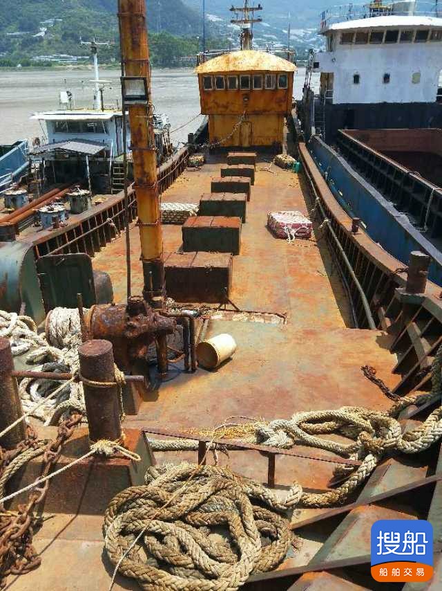 出售无证580吨鱼油船