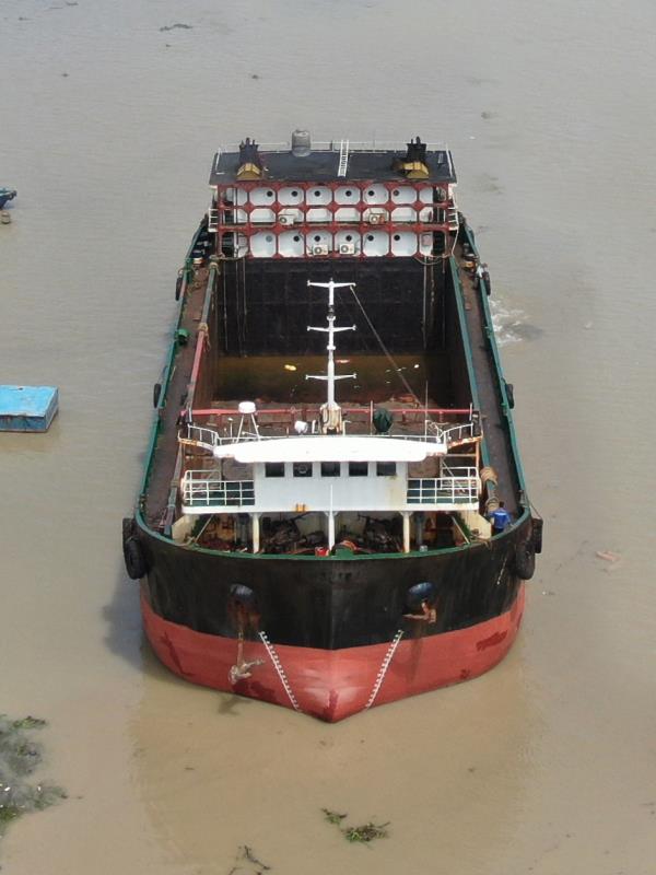 出售2002年49.8米集装箱船