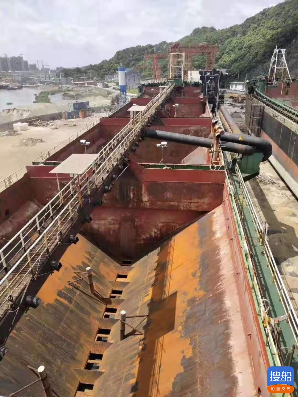 出售2016年造8936吨沿海自吸自卸沙船