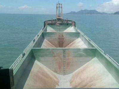 出售实载5000多吨沿海自卸砂船。图3