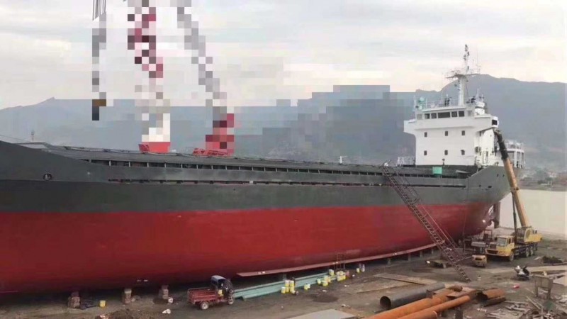 出售日本造集装箱船
