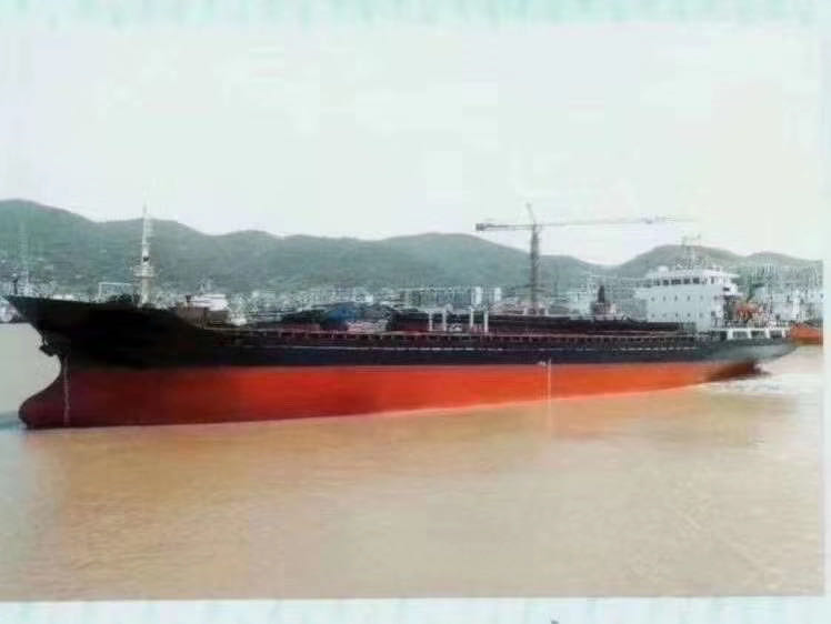 出售5000吨货船