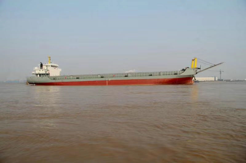 出售3970吨甲板船