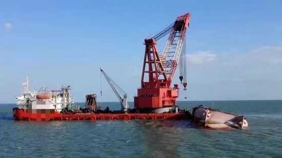 出售2011年江苏造1500吨起重船