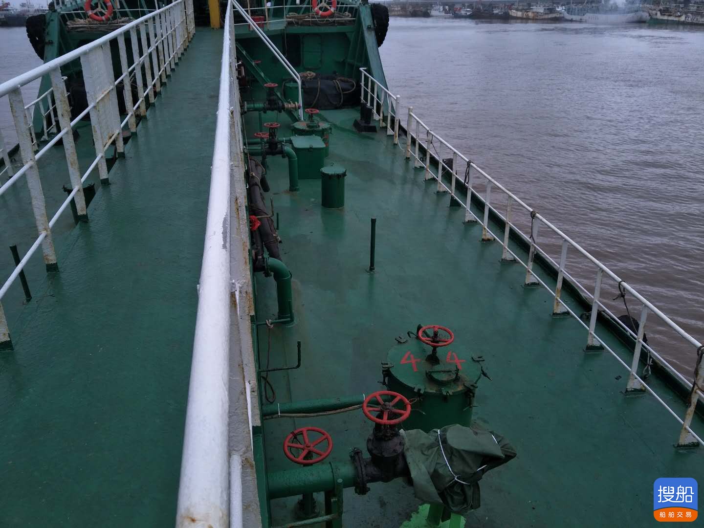 售：2009年近海961T油船
