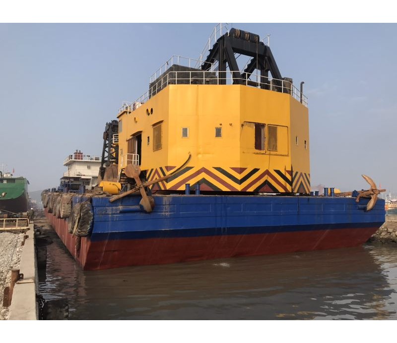 出售2010年造13方沿海非自航抓斗式挖泥船