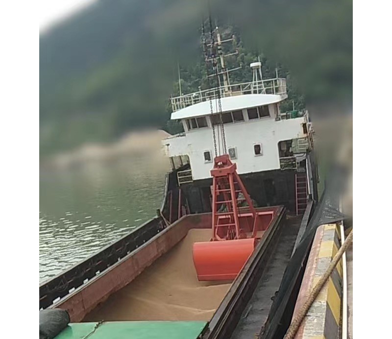 出售06年造1100吨货船