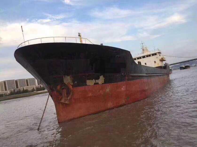 出售1200吨水船