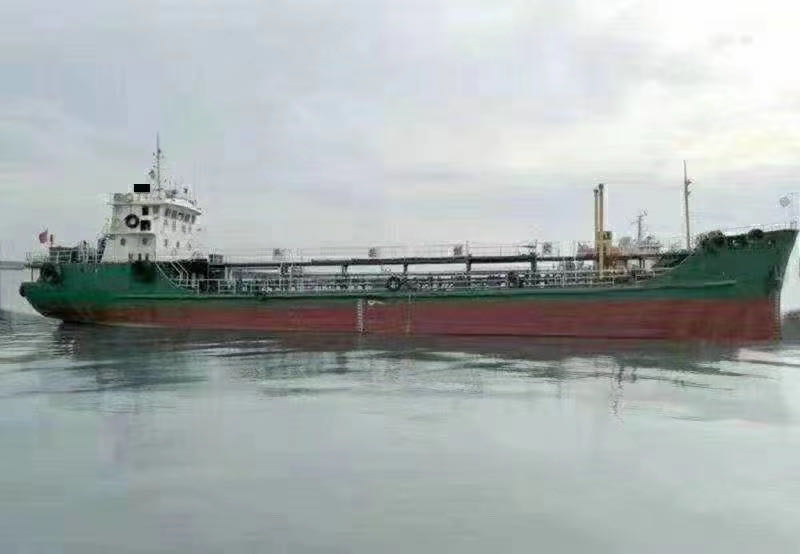 出售1000吨油船