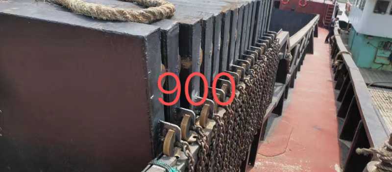 出售:05年造沿海矮驾驶900吨干货船