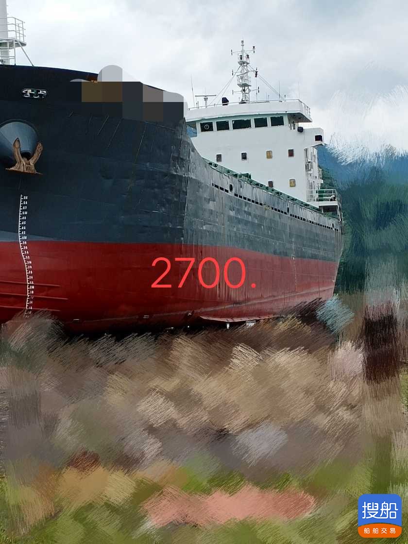 低价出售:05年造集装箱船