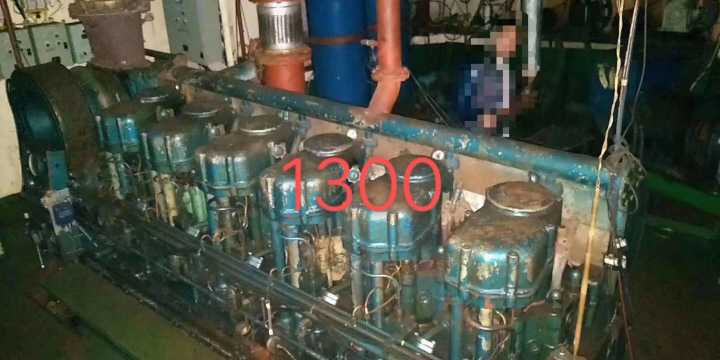 低价出售:1300吨货改水船