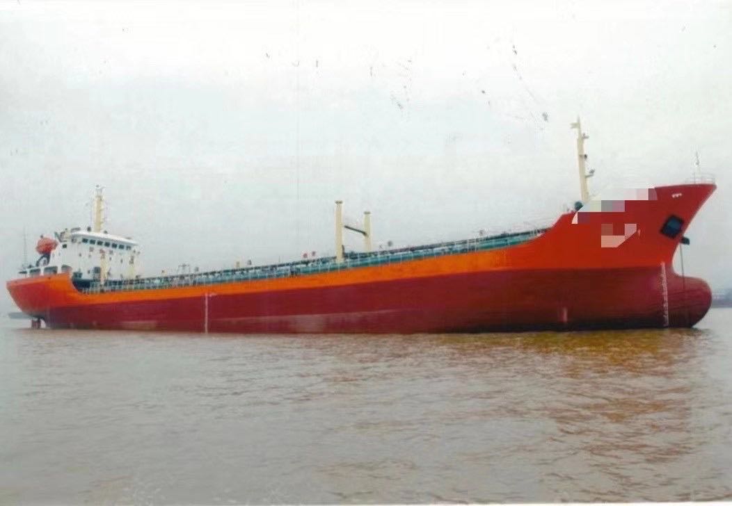 出售6600吨油船
