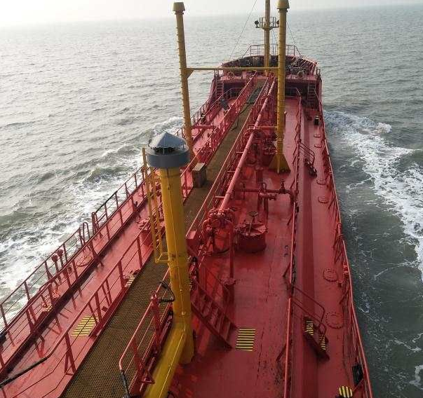 出售1350吨油船