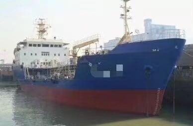 出售2666吨油船