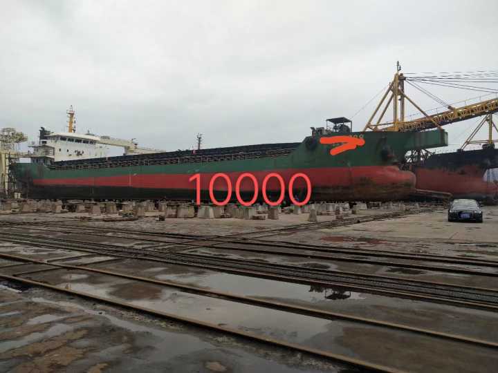 出售:2016年造10000吨沿海自吸自缷砂船