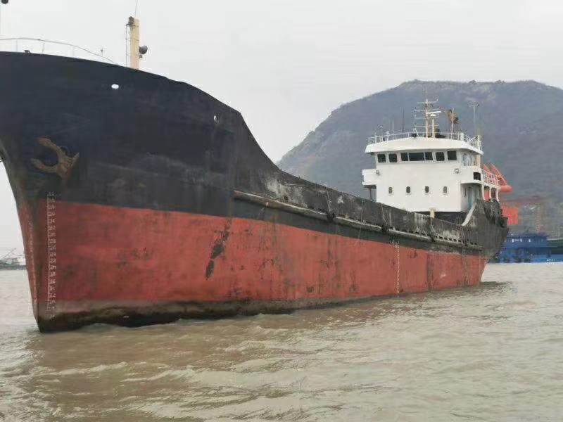 出售：2002年沿海860T干货船