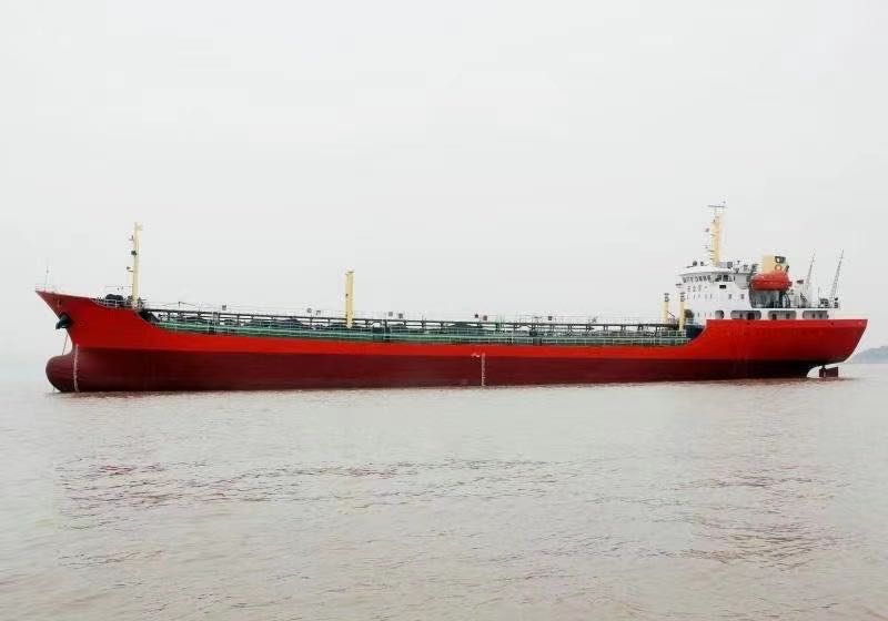 出售3150吨油船