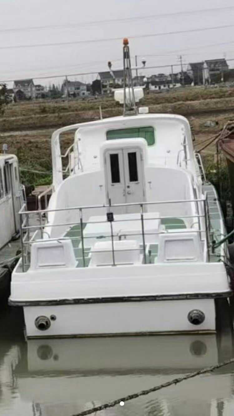 出售玻璃钢艇