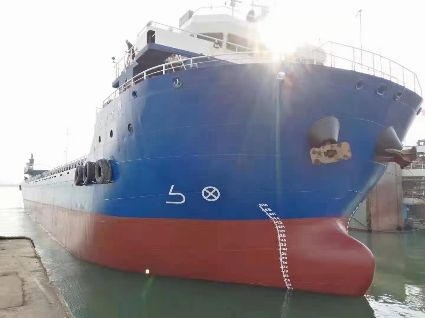 出售3600吨集装箱船