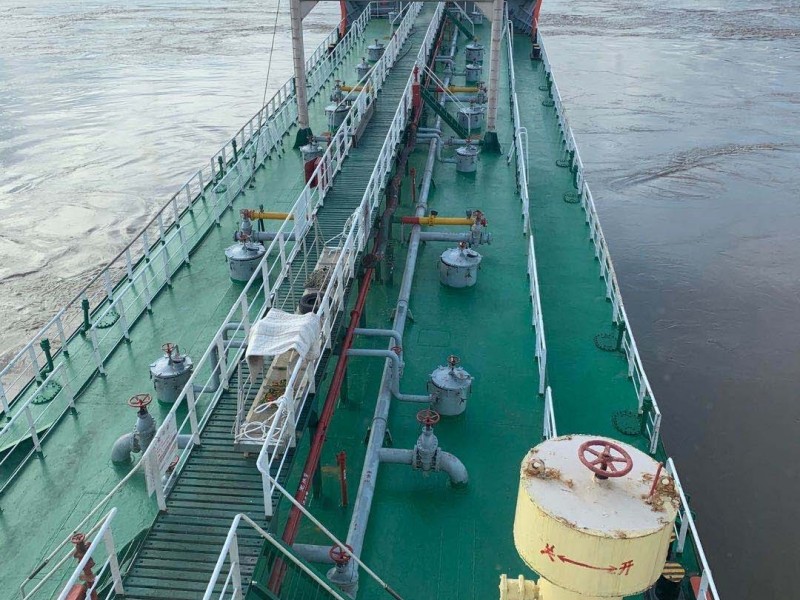 出售2006年造2400吨近海双底双壳一级油船