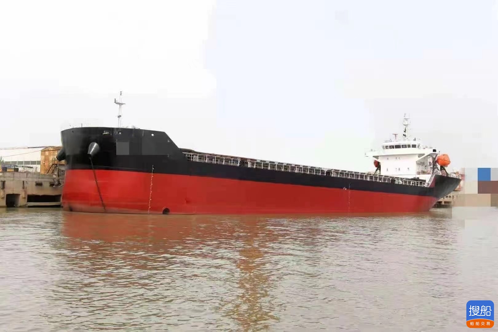 出售13700吨集装箱船