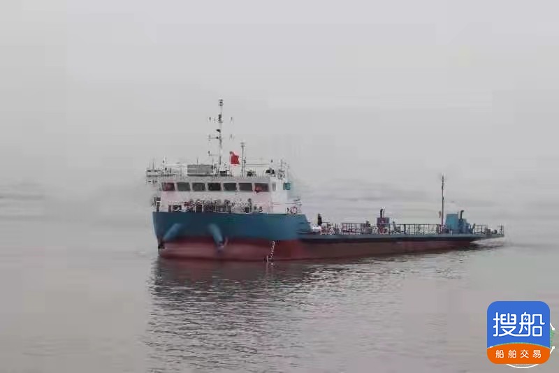 甲板驳货船