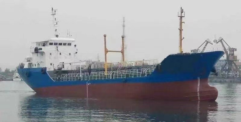 出售15000吨油船