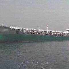 出售4250吨油船