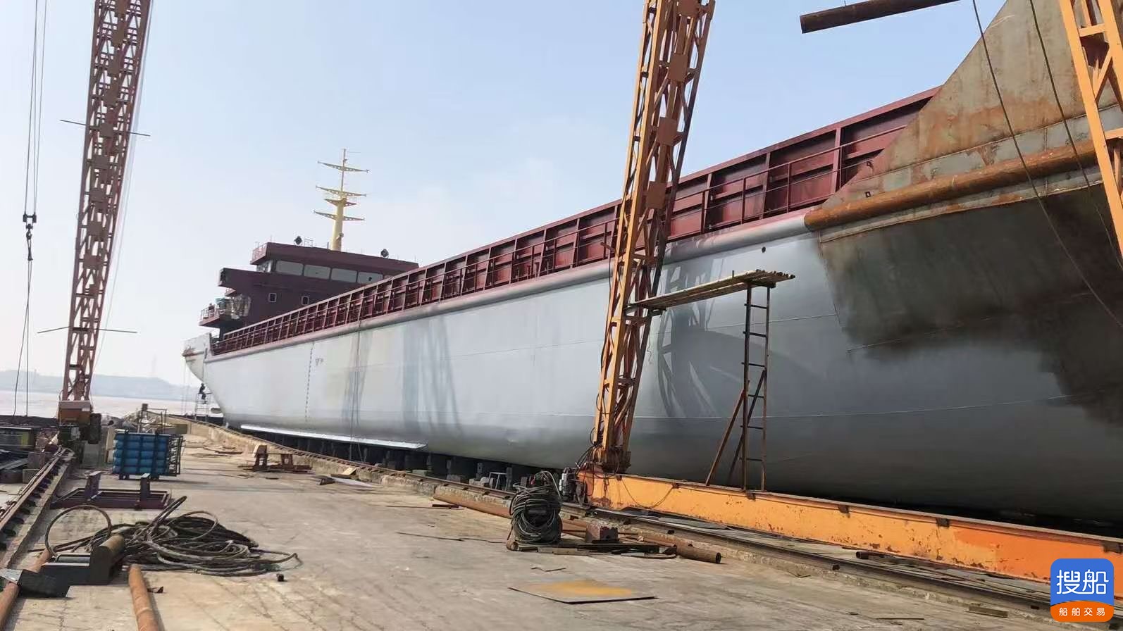 售3500吨甲板船，新造