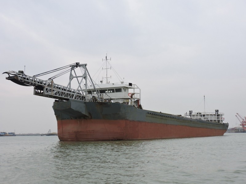 出售2015年造5500吨内河A级自卸沙船