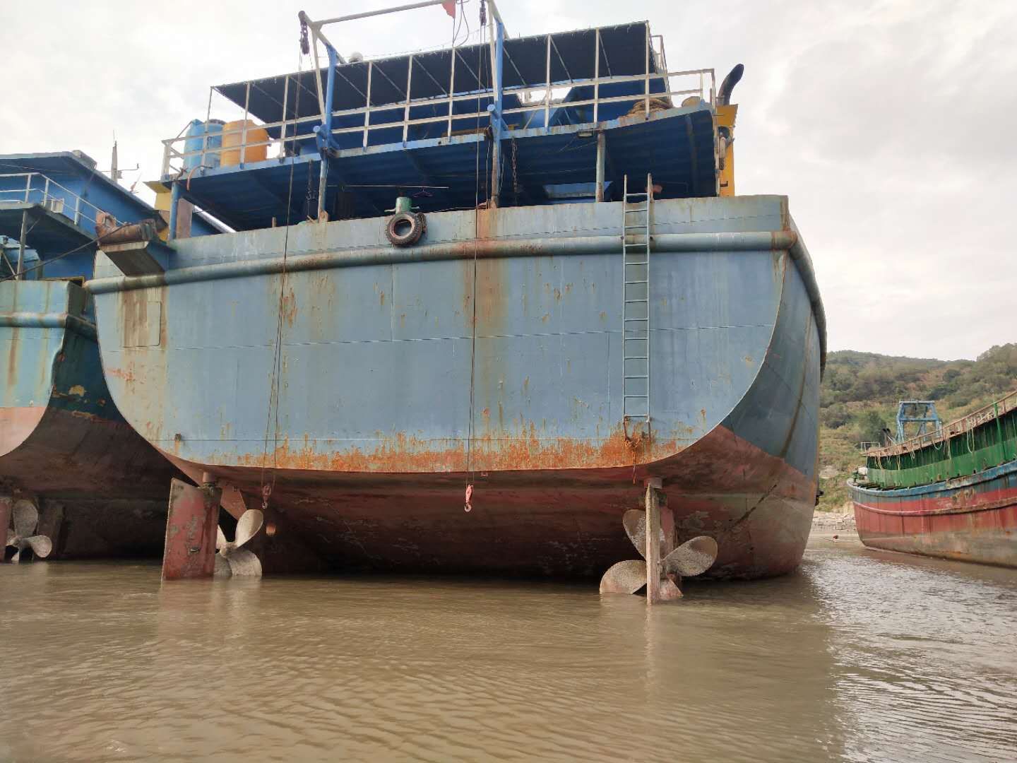 出售2014年3龙海造内河5300吨自吸自卸砂船