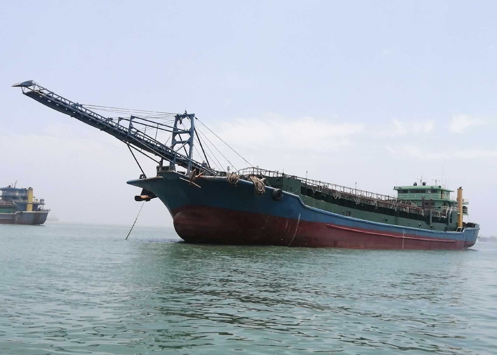 出售2014年8龙海造内河6000吨自吸自卸砂船