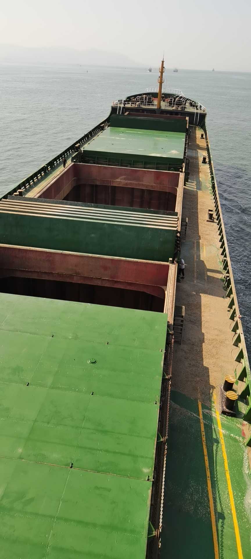 1万吨散货船图片