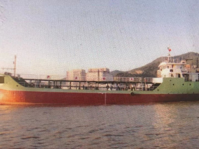 出售2010年双底单壳970吨油船（闪点>60℃）