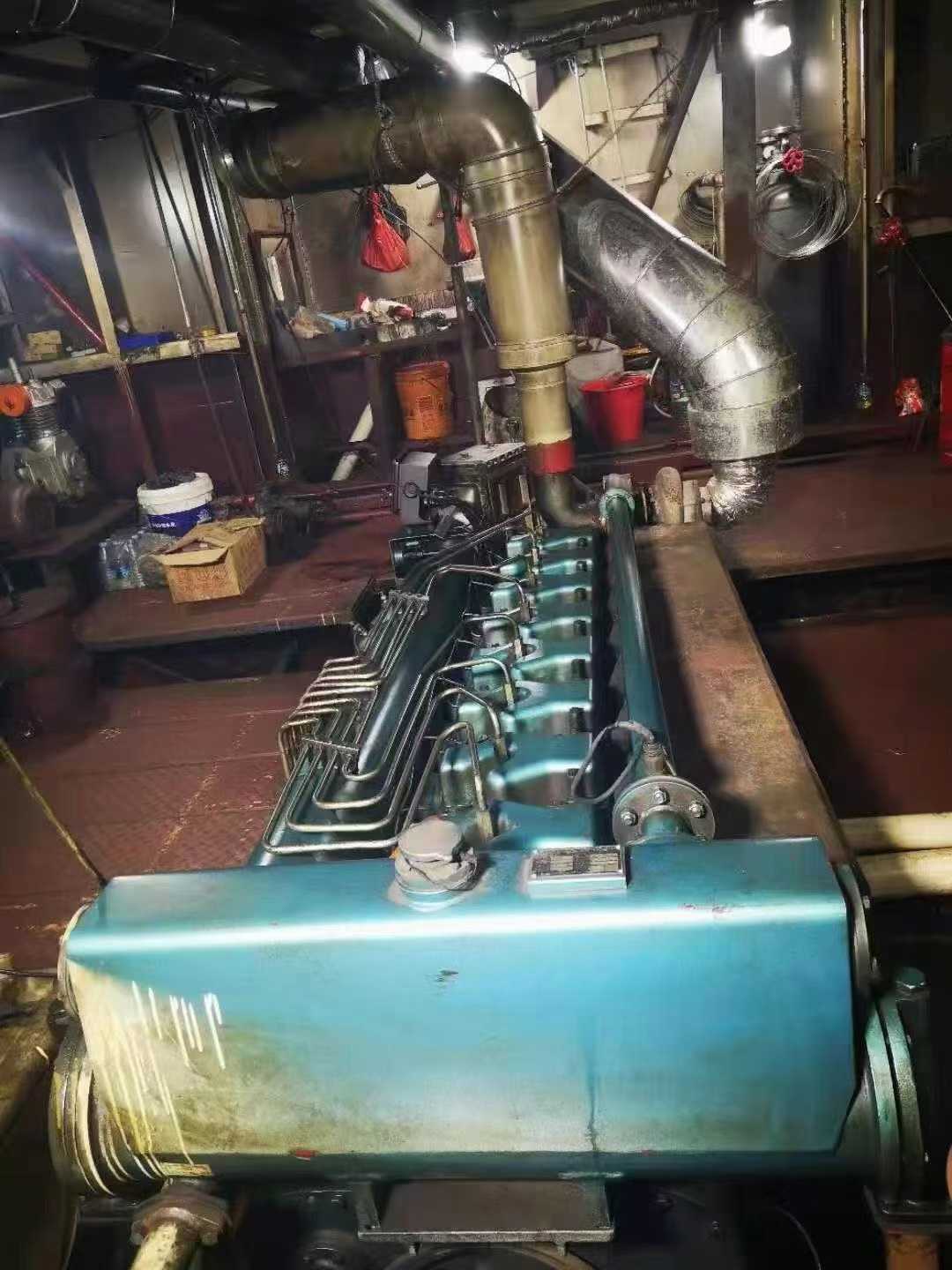 330吨油船