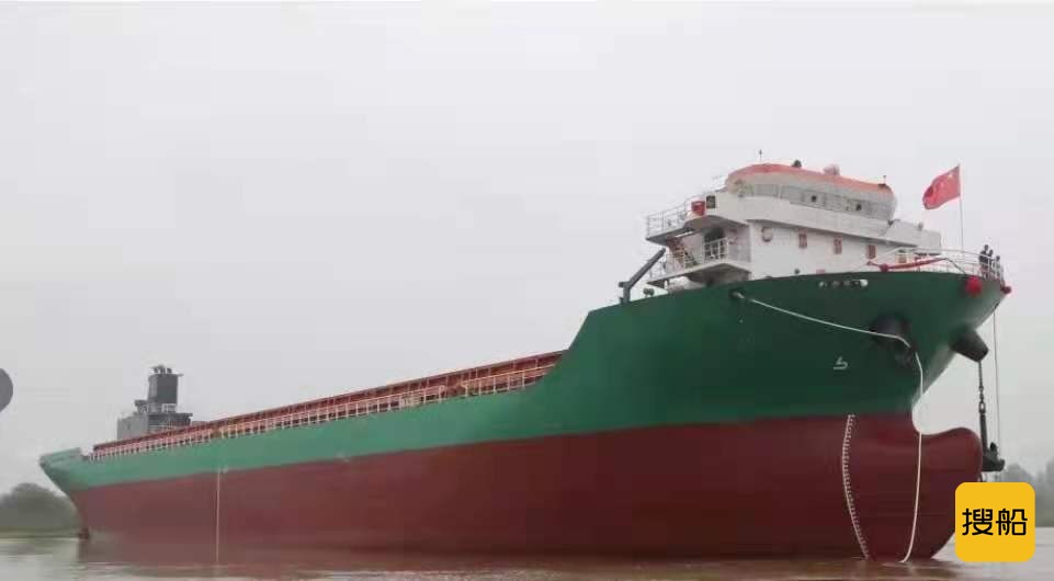 出售：  2016江苏造12266吨集装箱船