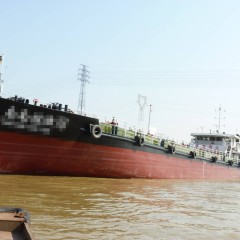 1800吨低闪点双底双壳油内河油船